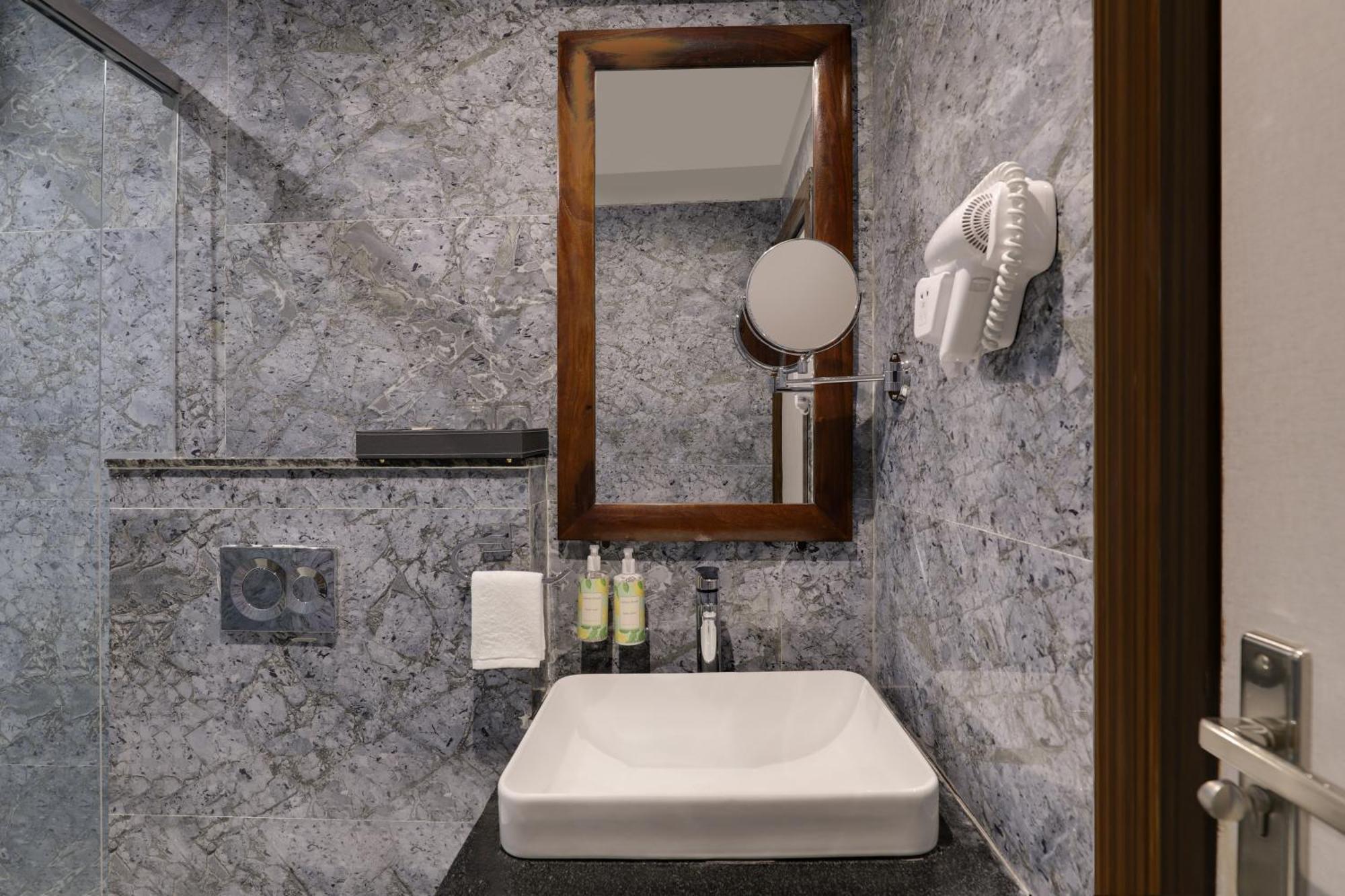 Lemon Tree Resort, Kumbhalgarh Room photo